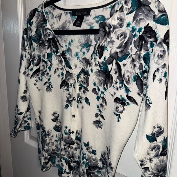 White House Black Market Floral Button-Up Blouse - Picture 3 of 7